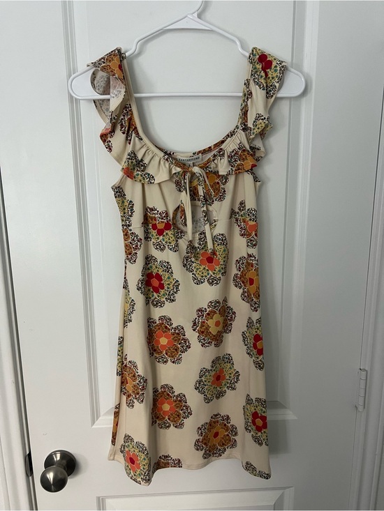 EARTHBOUND Dresses & Skirts - EARTHBOUND Cream Floral Tie-Neck Blouse with Mustard Accents